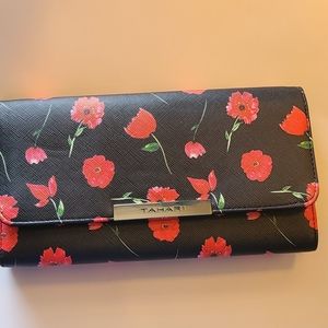 Tahari Wallet